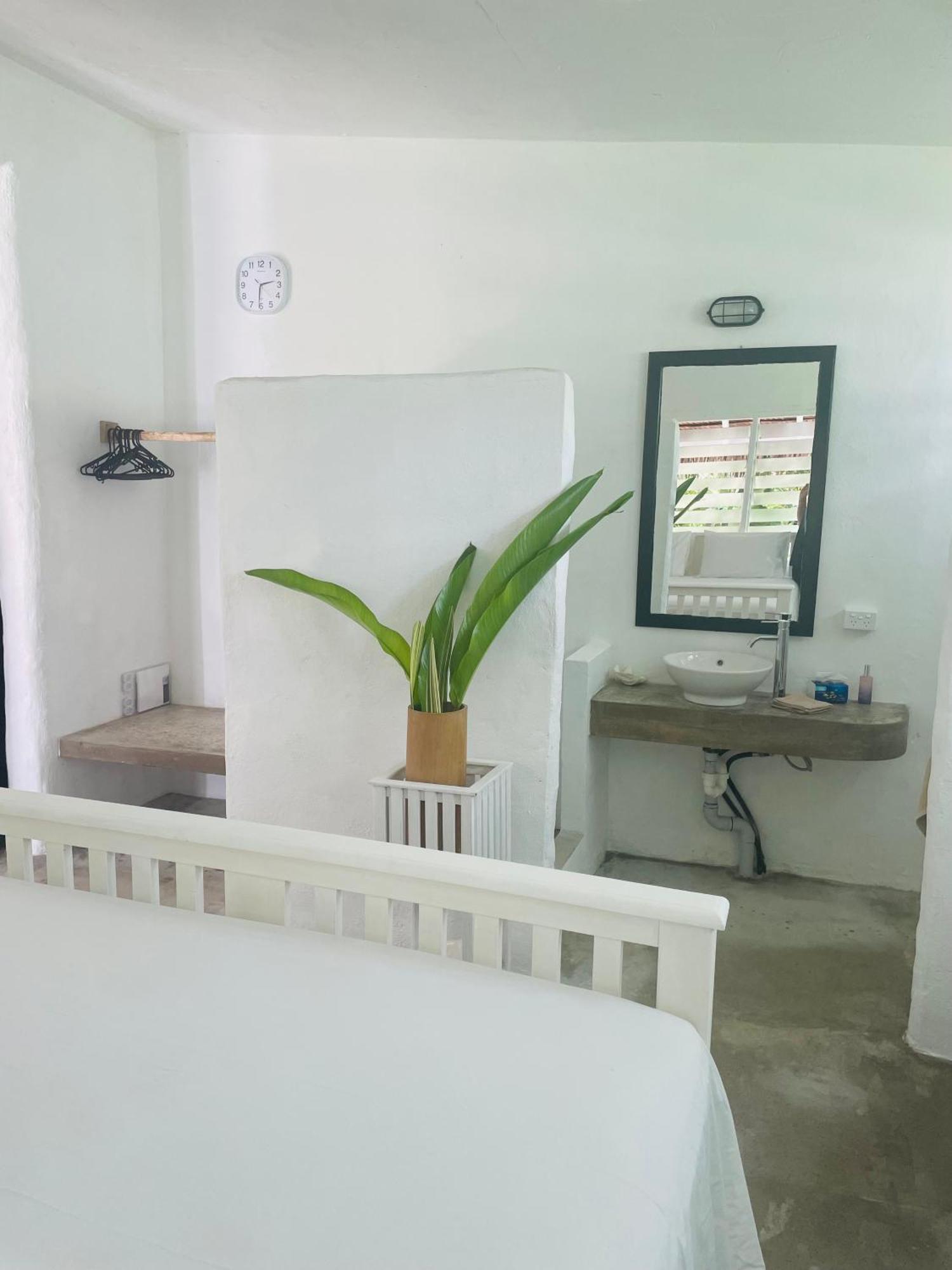 Bed and Breakfast Banana Bay Beach Club Eton Zewnętrze zdjęcie