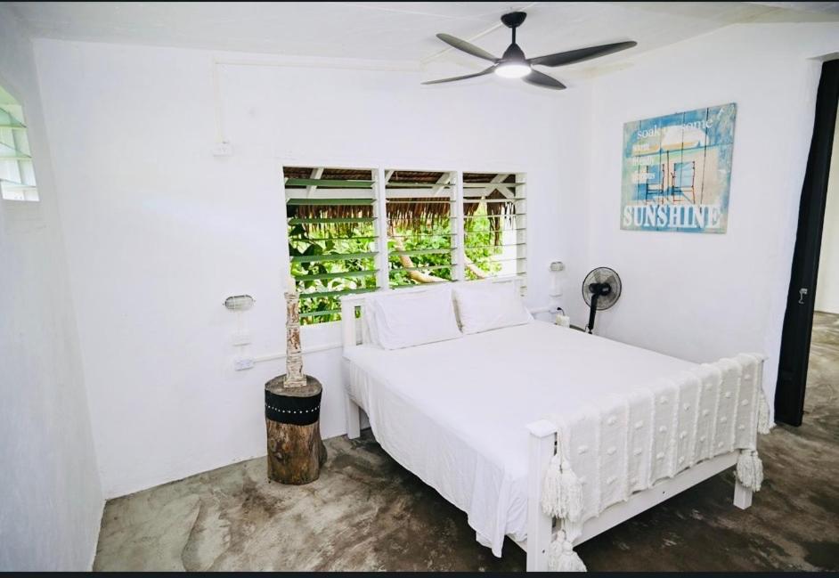 Bed and Breakfast Banana Bay Beach Club Eton Zewnętrze zdjęcie